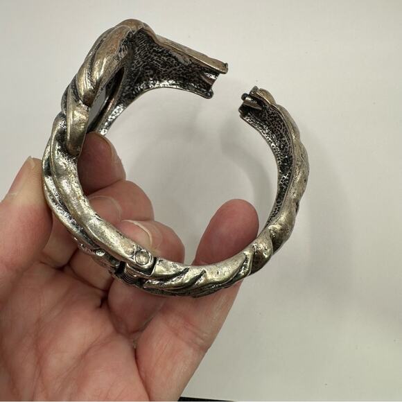 Set of 2 Hinged Faceted Bangle Bracelets Red Black Costume Jewelry Heavy - Picture 8 of 11